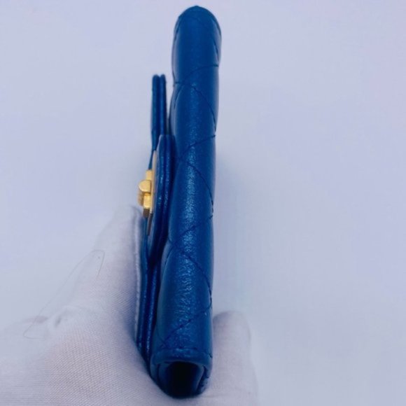 EUC CHANEL Metallic Blue Calfskin Quilted Reissue Flap Card Holder - Picture 5 of 15